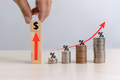 Tu tasa de ahorro determina cuándo te podrás retirar: la matemática que cambia todo